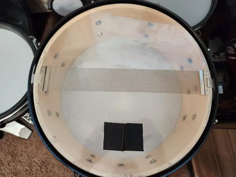 Correct placement of DIY drum dampener